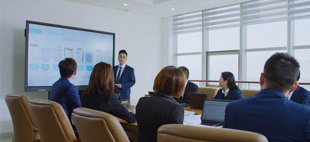 治理偏向和专业偏向的双通道开展蹊径